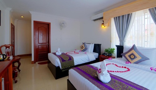 Deluxe Triple Room