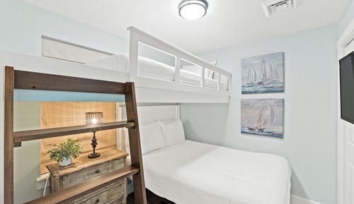 Condo, 3 Bedrooms, Sea View (906)