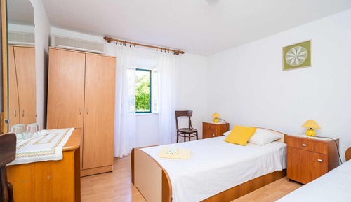 Apartment (Three-Bedroom Apartment)