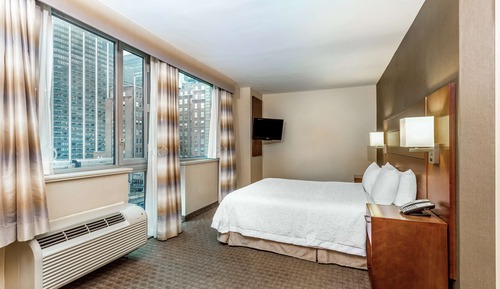 Room, 1 King Bed, Accessible, City View (Bathtub)