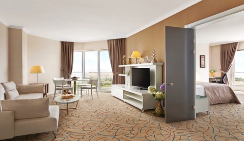 Deluxe Suite, City View (Sea and City View)
