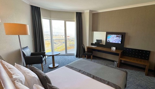 Deluxe Room, 1 King Bed, Non Smoking (Sea and City View)