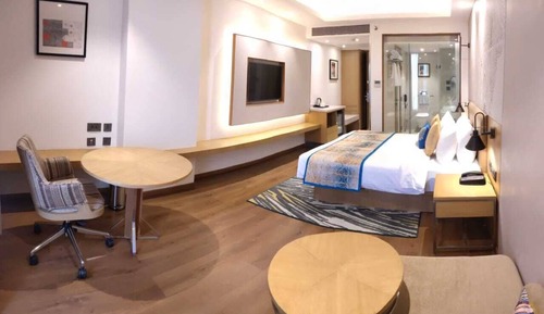 Grand Room, 1 King Bed