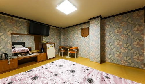 Room (Royal Family)