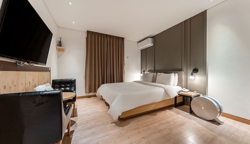 Room (Non-smoking Room (Netflix 1PCStyler))