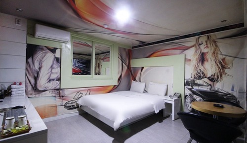 Room (Firstcomer Special (Extra Charge for )