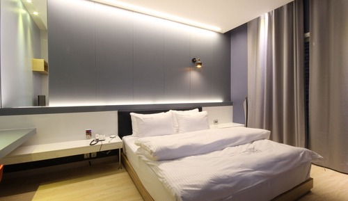 Room (DELUXE)