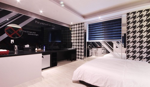 Room (Drive-in A (top quality mattress spa )