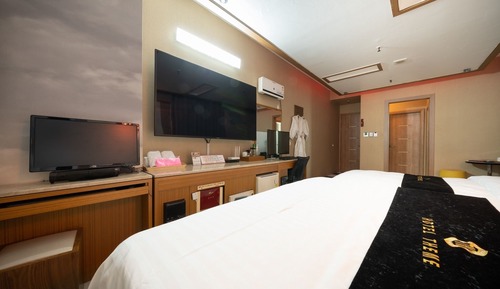 Room (Deluxe room-Twin bed (Netflix availab)