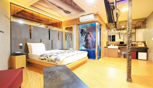 Room (VIP (Gosa Yang PC game room))