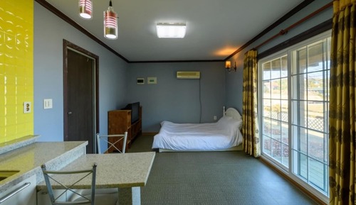 Room (Bach)