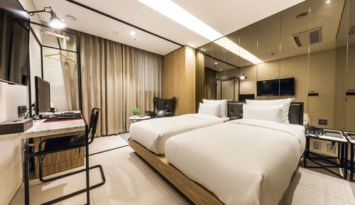 Room (Deluxe - Twin (50 inches + air purifi)