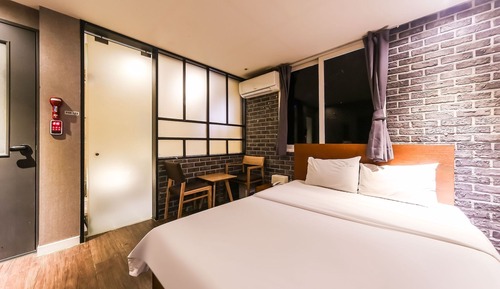 Room (Standard (breakfast provided (toast/c)