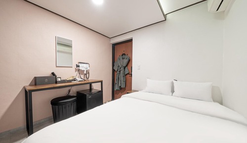 Room (Mini room parking is not possible ID )