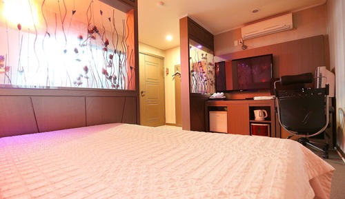 Room (Suite)