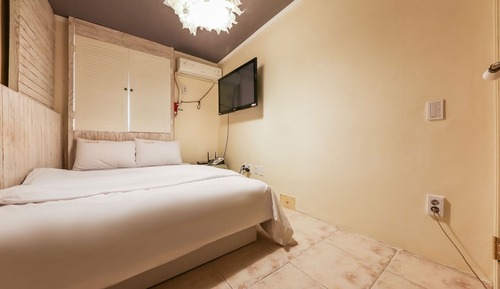 Room (Standard room B)