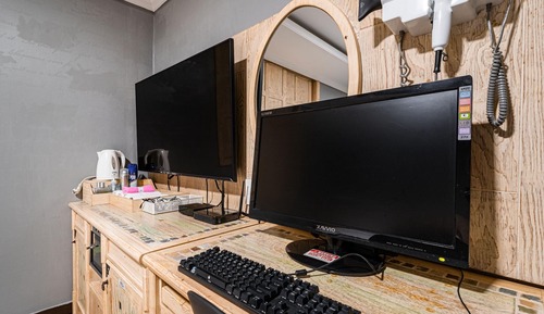 Room (Standard Room (Netflix Smart TV))