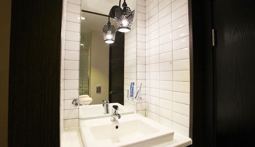 Room (Semi-special room (1 PC Netflix avail)