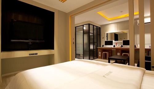 Room (Special room (2PC Netflix available))