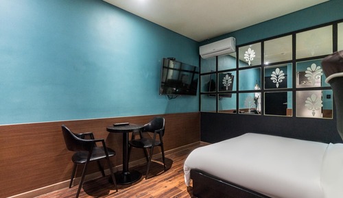 Room (Ultra-high spec 2PC deluxe + OTT all )