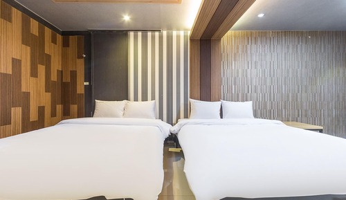 Room (VIP special room (twin Netflix availa)