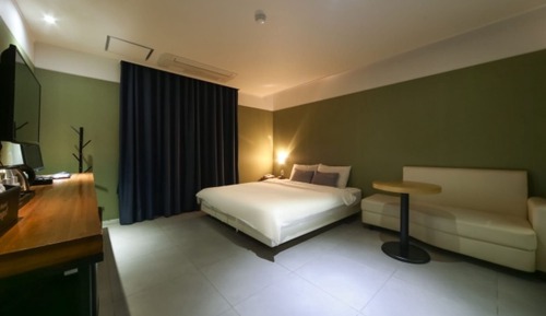 Room (Midnight Standard (Super King Bed / V)