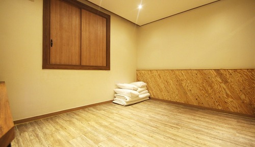 Room (Annex Ondol Room (Netflix EV Charger )