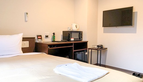 Single Room, Smoking