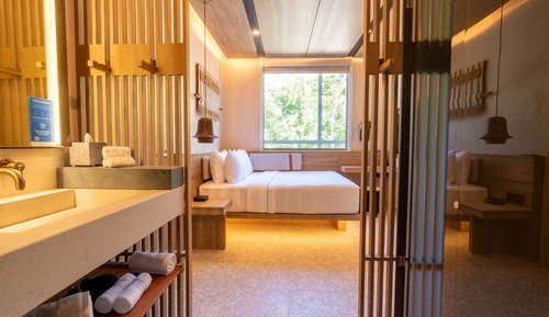Family Suite, 2 Bedrooms (2 Queen beds 1 Twin bed)