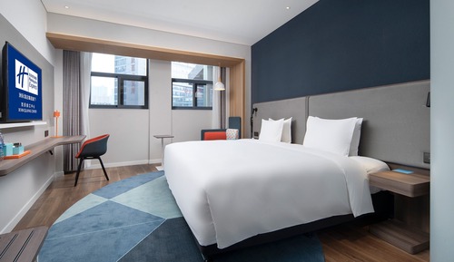 Standard Room, 1 King Bed (Extra Floor Space)