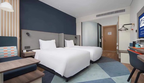 Standard Room, 2 Twin Beds (Extra Floor Space)
