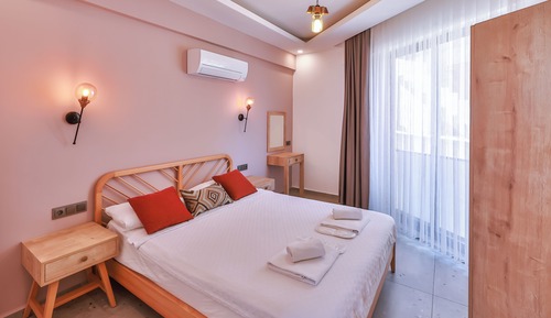 Deluxe Condo, 1 Queen Bed with Sofa bed, Non Smoking, Sea View