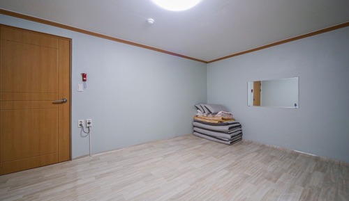Room (Korean style room (bathtub not allowe)