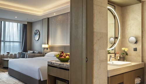 Premium Room, 1 King Bed