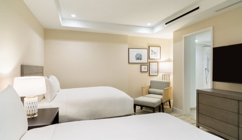 2 Bedroom Residence, Bedroom 1: 1 King, Bedroom 2: 2 Queen