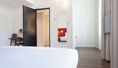 Deluxe Room, 1 King Bed