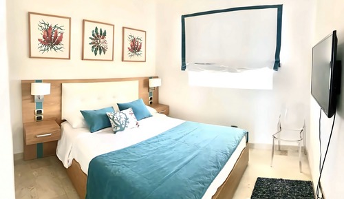 Condo, 2 Bedrooms, Smoking, Balcony