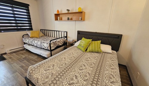 Family Room, Multiple Beds