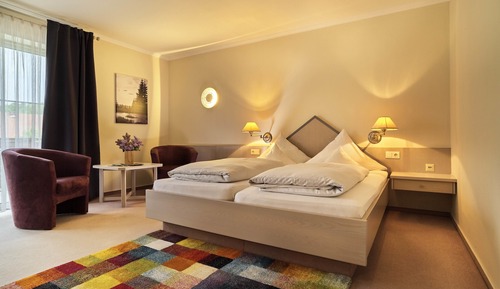 Double Room (SteinZeit)