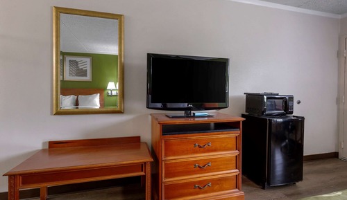 Room, 2 Queen Beds, Non Smoking (Efficiency)