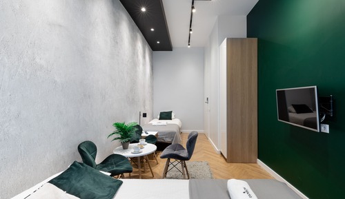 Triple Room, Shared Bathroom (Green)