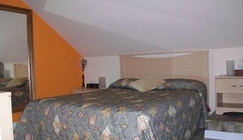 Room, 1 Queen Bed (L'Ombrine)