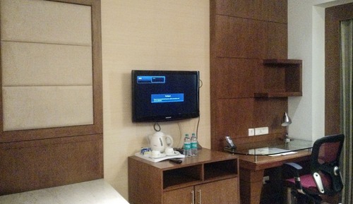 Basic Studio, City View, Corner