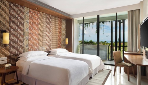Deluxe Room, 2 Twin Beds, Non Smoking, Pool View