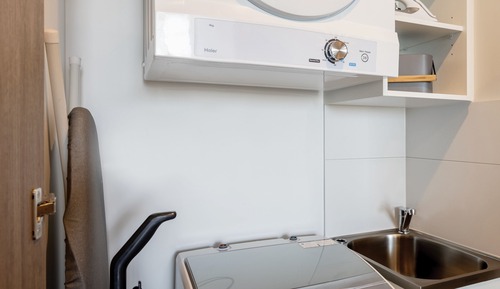 1 Bedroom Apartment (No Housekeeping)