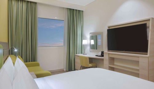 1 Queen Bed with Sofa bed City View