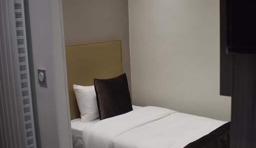 Standard Triple Room, Non Smoking, Courtyard View