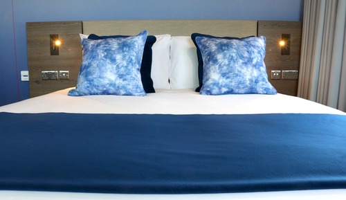 Standard Triple Room, Multiple Beds, Roll-in Shower