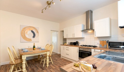 Family House, Ensuite