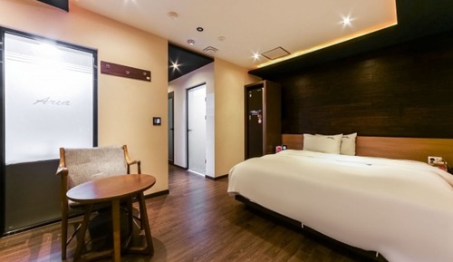 Room (Standard (65" smart TV + styler equip)